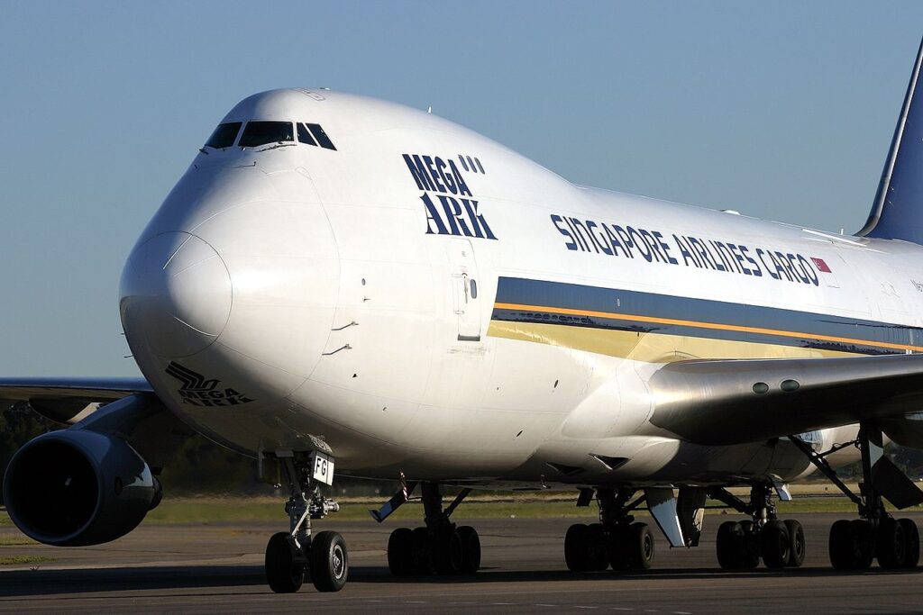 Singapore Airlines Boeing 747-400