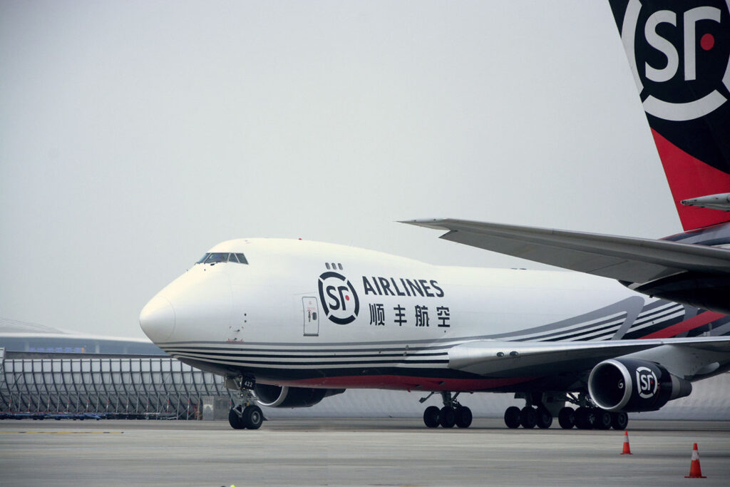 SF Airlines Boeing 747-400