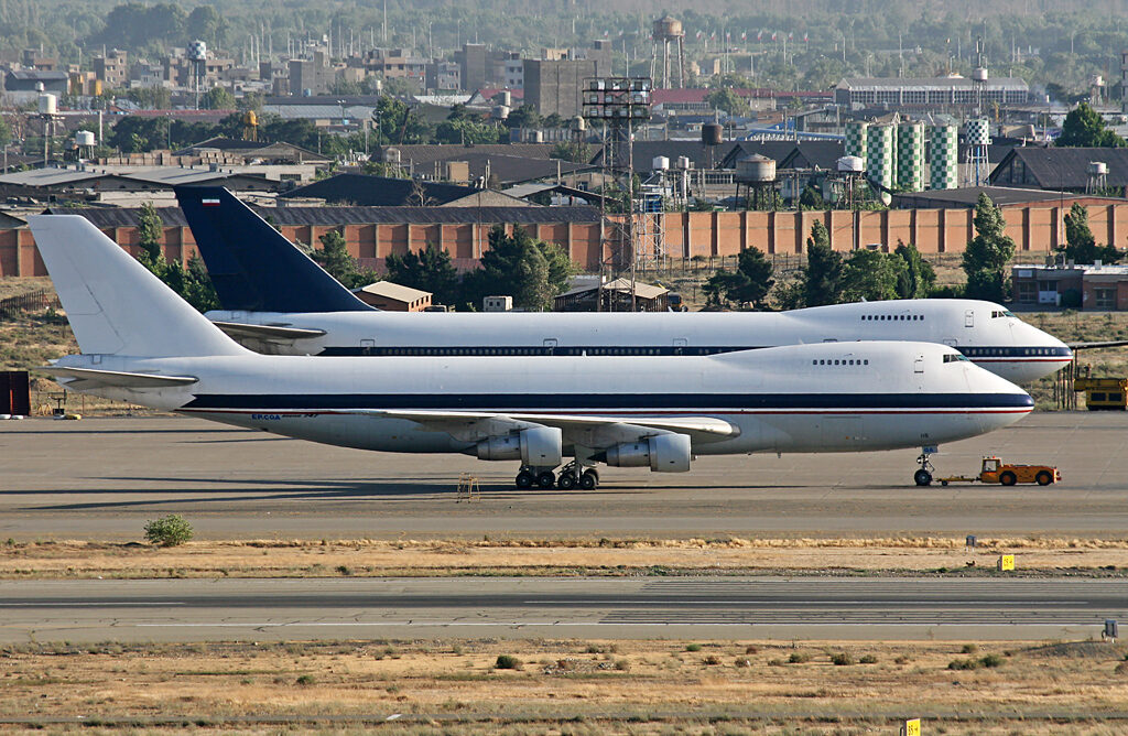 Caspian Airlines Boeing 747-100