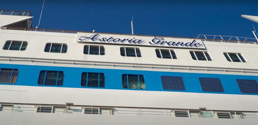 Круизный лайнер Astoria Grande
